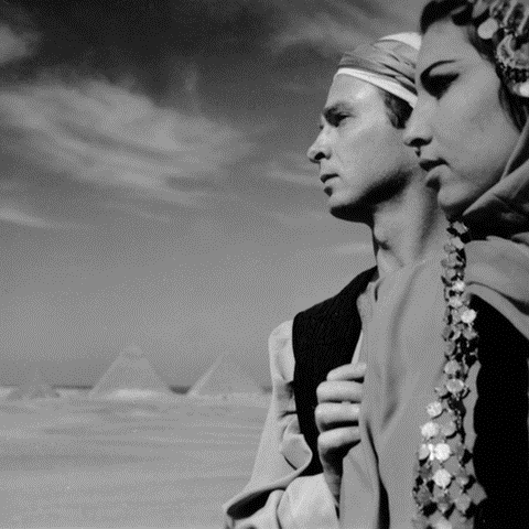 Η Ίδρυση του Θίασου Ρέντα: Μια Ιστορική Αναδρομή Το άρθρο γράφτηκε από την Φαρίντα Φάχμη (τώρα με υστερόγραφο) Για να μιλήσουμε για το χορό στην Αίγυπτο τα τελευταία πενήντα χρόνια, πρέπει κανείς να