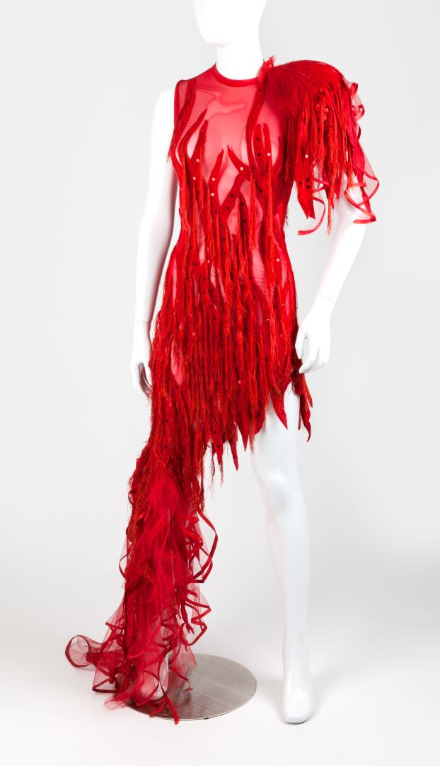 Katy Perry - Red Flame Dress Το Red Flame Dress της Katy Perry αποτελεί δημιουργία της στυλίστριας και σχεδιάστριας μόδας, Mrs Jones.