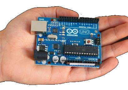 Arduino Μικρές συσκευές (microcontrollers) που συνδέονται σε υπολογιστή μέσω USB Πλατφόρμα hardware και software για την υλοποίηση εφαρμογών χωρίς εξειδικευμένες γνώσεις Παρέχουν