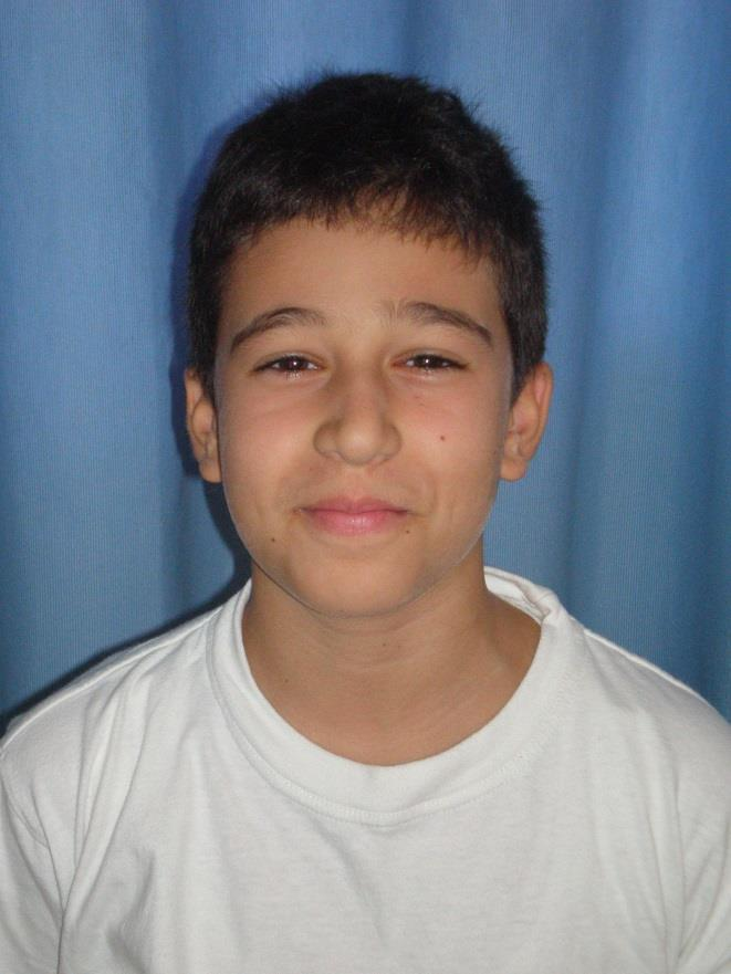 Γεια σας είμαι ο Ανδρέας. Mένω στην Περιστερώνα, είμαι 10 χρονών και πηγαίνω στο Δημοτικό Σχολείο Περιστερώνας.