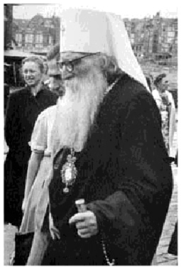 του στο βαθμό του ιερέα, αυτός δεν μπορεί να είναι ούτε Πρωτοσύγκελος, ούτε Γραμματέας της Συνόδου της Ρώσικης Ορθόδοξης Εκκλησίας της Διασποράς».