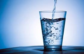 ΜΗ ΑΛΚΟΟΛΟΥΧΑ ΠΟΤΑ Το νερό κατατάσσεται στην πρώτη θέση από τα μη αλκοολούχα ποτά.