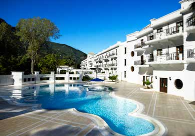 Domotel Neve Mountain Resort & Spa 4* Παλαιός Άγιος Αθανάσιος ο πολυτελές και καλαίσθητο Domotel Neve Mountain Resort & ΤSpa περιβάλλεται από το υπέροχο τοπίο του όρους Καϊμακτσαλάν (Βόρας) και