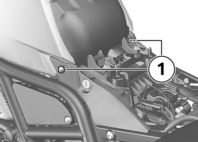 z Συντήρηση Μην εκκινείτε τον κινητήρα της μοτοσικλέτας με καλώδια μέσω της πρίζας, αλλά αποκλειστικά μέσω των πόλων της μπαταρίας.