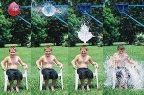 Παιχνίδια στην πισίνα W.10 Aqua Splash Διαστάσεις: Υψος 2,43m x Πλάτος 2,40m x Βάθος 1m // Ηλικίες: Από 5 ετών και άνω Ένα ολοκαίνουριο παιχνίδι ήρθε να δροσίσει τα καλοκαιρινά σας πάρτι.