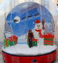 Χριστουγεννιάτικα Παιχνίδια CG.01 Snow Globe Διαστάσεις: ύψος 4m, διάμετρος 4,5m / Χωρητικότητα: 1-6 άτομα ανάλογα με το decor.