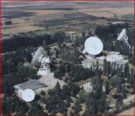 Χαρακτηριστικά Δορυφορικών Επικοινωνιών Επίγειο τμήμα (terrestrial segment) Δορυφορικός σταθμός VSAT Τερματικά χειρός