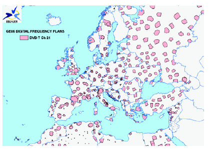 Σχήµα 3.11: Χάρτης του πλάνου καταχωρήσεων για το DVB-T στη UHF ζώνη συχνοτήτων στο κανάλι 21 στην Ευρώπη και στις γειτονικές χώρες 3.1.3.5 Περιορισµοί Κατά τη διάρκεια του RRC-06 και προκειµένου να ικανοποιηθεί ο µεγάλος αριθµός απαιτήσεων ψηφιακής ευρυεκποµπής, ήταν απαραίτητο να γίνουν συµβιβασµοί.