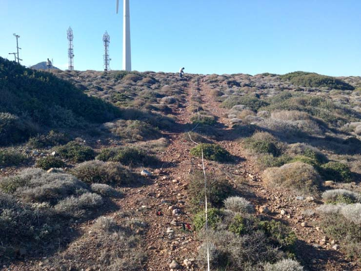 5.1 ΘΕΣΕΙΣ ΜΕΤΡΗΣΕΩΝ 5.1.1 ΘΕΣΗ 1 Στη θέση 1, εκτελέστηκαν 3 διαφορετικές μετρήσεις σεισμικής διασκόπησης.