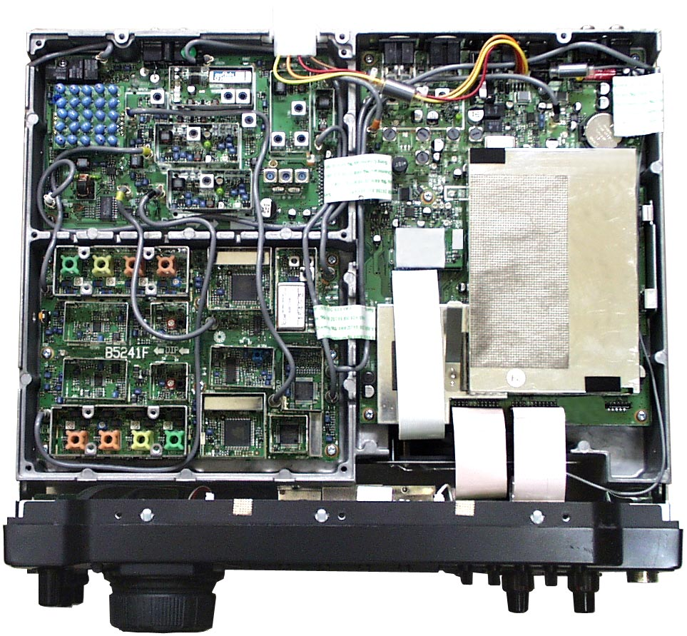 OTTOM VIEW VCO- circuit VCO-A circuit PLL unit MEMORY board DSP-A board PF board YGR amplifier (IC: µpcg) Pre amplifier (IC: µpcg)