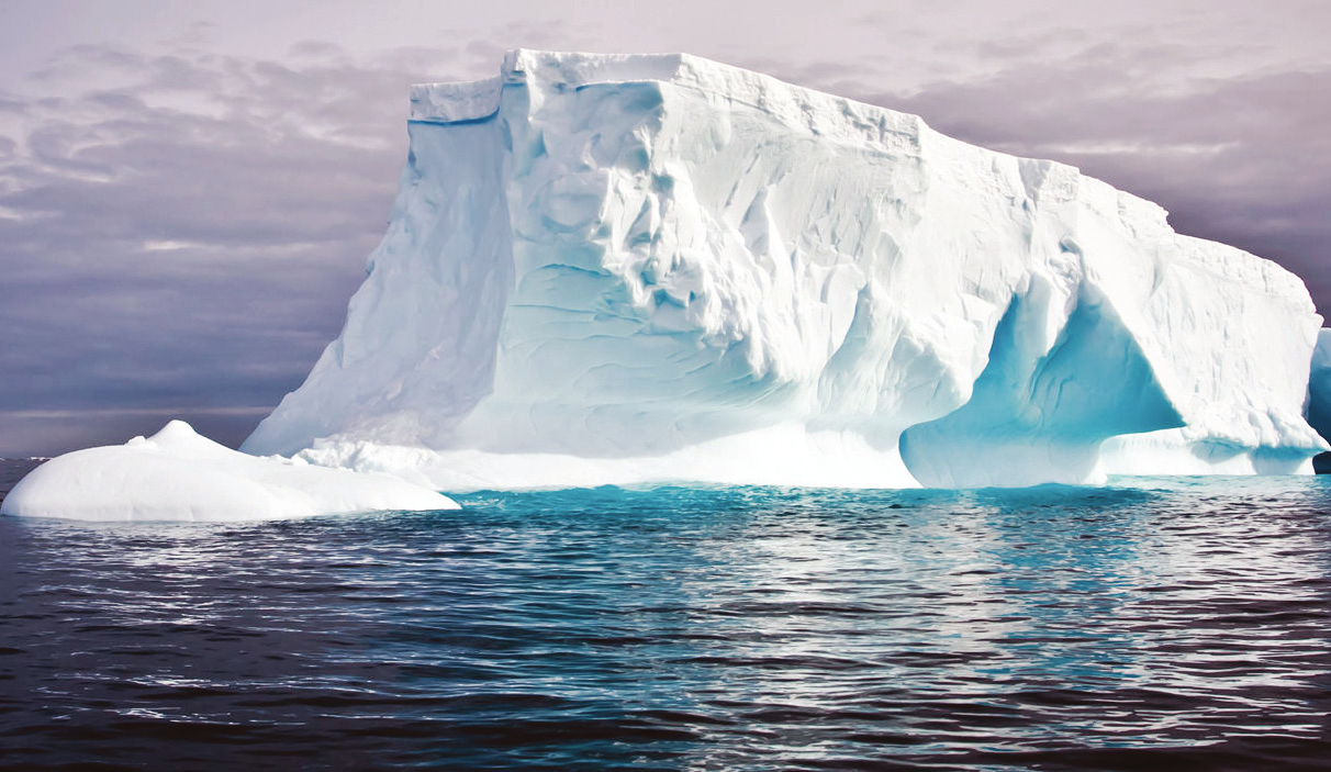 14 ΑΝΑΛΥΣΗ Πέντε χώρες διεκδικούν τον πλούτο της Αρκτικής Για τον Βόρειο Πόλο ο «ψυχρός» πόλεμος του 21ου αιώνα Κάτω από ένα παχύ στρώμα πάγου η περιοχή πιθανότατα κρύβει το 15% των άγνωστων