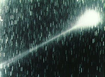 λίγους διάττοντες της βροχής παρατηρηθούν κατά τη διάρκεια της νύχτας έχουν ως φαινόµενη πηγή (ή ακτινοβόλο σηµείο - radiant) την κεφαλή του αστερισµού του Δράκοντα (Εικ. 3.2).