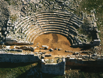 Στην Ιλιάδα γίνεται λόγος για πέντε πόλεις της Αιτωλίας, οι οποίες πήραν μέρος στον Τρωικό πόλεμο. Μία από αυτές ήταν η Πλευρώνα με σαράντα πλοία και επικεφαλής το βασιλιά Θόα.