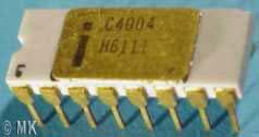 Intel 4004 Με την εισαγωγή του το 1971, το Intel 4004 "Computer-on-a-Chip" είχε 2300 transistors και εκτελούσε μέχρι και 60,000 πράξεις ανά