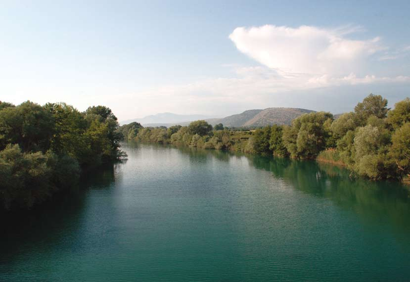 25 Στο ΚΠΕ Αράχθου υπηρέτησαν παλαιότερα οι εκπαιδευτικοί: Βασίλης Σακκάς - Υπεύθυνος Γιάννης Χρόνης - Υπεύθυνος Γιώργος