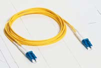 Distributivni paneli Za distribuciju slabe struje u zoni gde je planirano do 12 RJ 45 utiënica Centralizovana konekcija garantuje fleksibilnu i prilagodljivu instalaciju Montaæa u spuπtenom plafonu