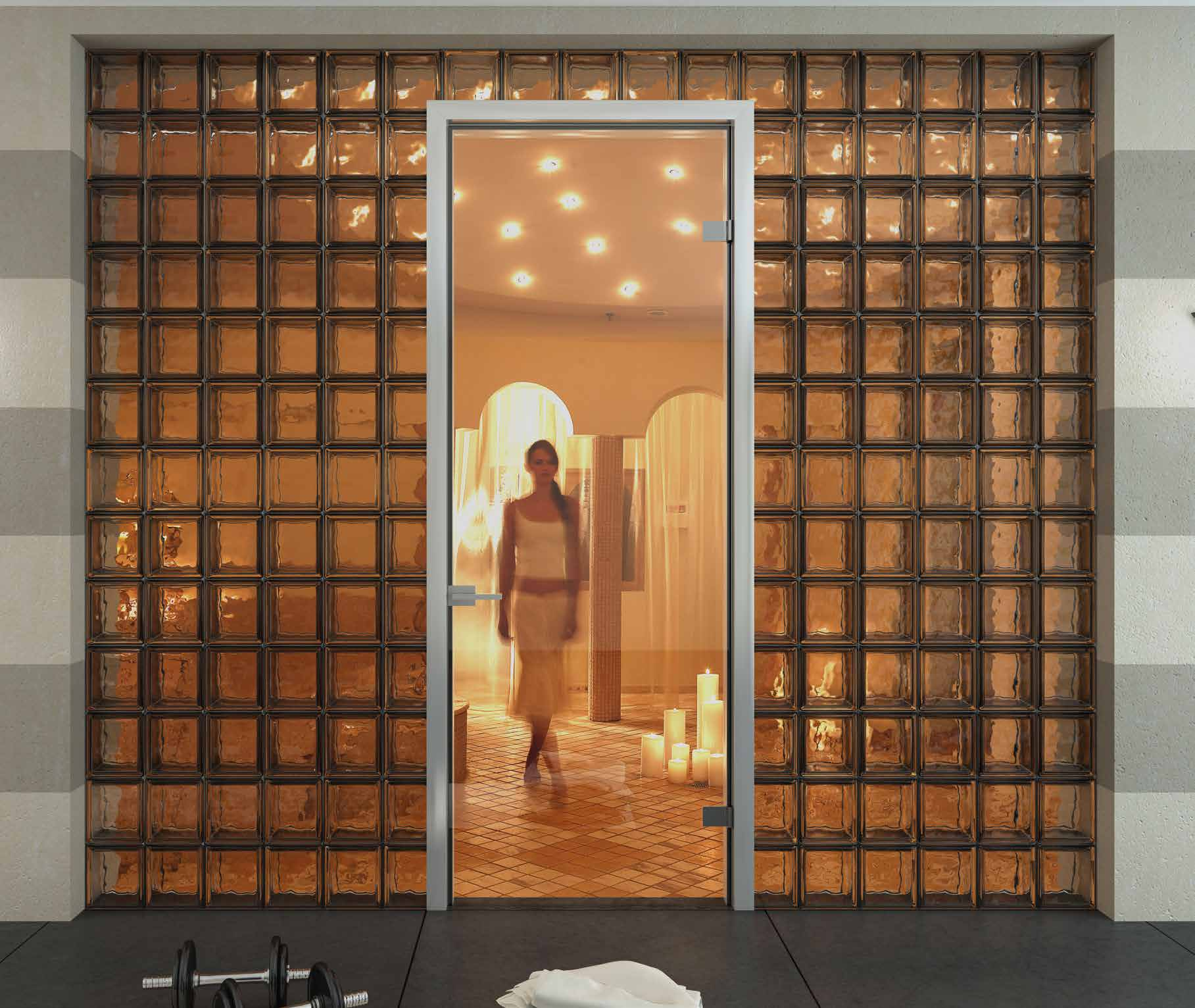 INTERNO VETRO Γυάλινες ανοιγόμενες πόρτες με διαιρούμενη κάσα αλουμινίου, οι οποίες προσδίδουν μια εκλεκτική και μοντέρνα διακόσμηση σε κάθε χώρο.