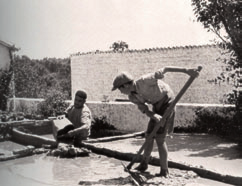 παραδοσιακής πλινθοποιίας και κεραμικής, όπως τα βλέπετε στις φωτογραφίες της Nelly s.