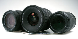 uspeπno konkurirati tudi Canonu in Nikonu. Za druge ponudnike SLR-kamer (Olympus, Pentax, Samsung, Panasonic) æe zdaj vem, da jih je Sony æe pustil v ozadju.