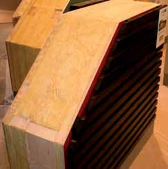 4 Príklady novodobej architektúry z dreva Drevo a stavebné výrobky z dreva majú vynikajúce tepelnotechnické vlastnosti, dané nízkou hodnotou súčiniteľa tepelnej vodivosti.
