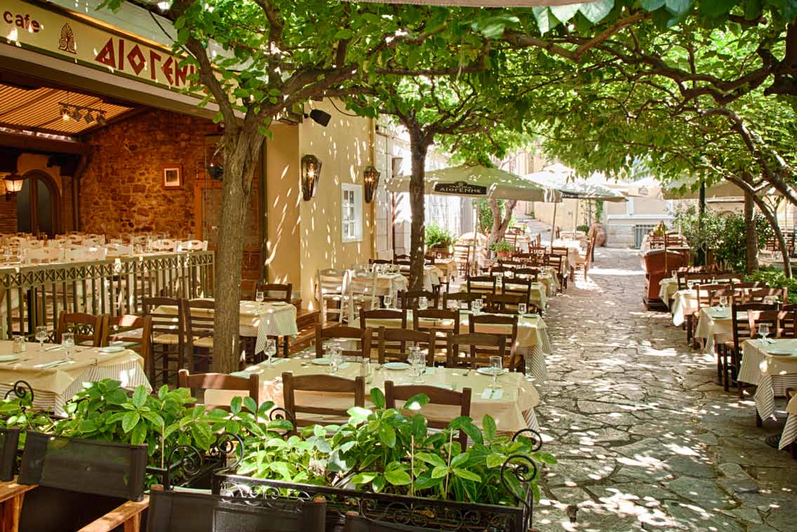 Located at the well known pedestrian area of the historic center of Athens, Diogenis consists a complex venue offering throughout the year café, classic tavern and restaurant