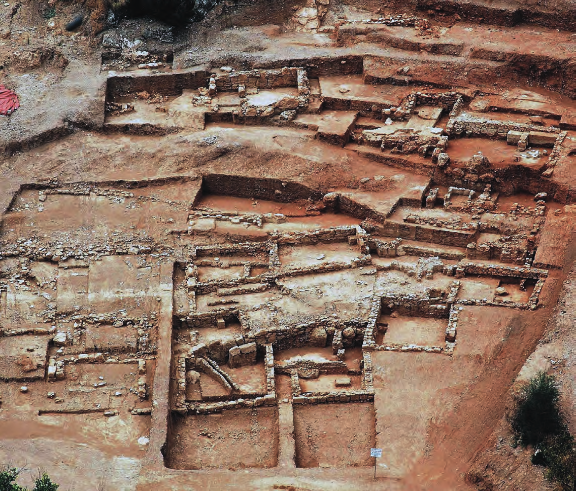ΑΘ ανασκαφη H ανασκαφική έρευνα στην Ανατολική Αχαΐα Με αφορμή τα μεγάλα τεχνικά έργα Με πυκνή και συνεχή κατοίκηση από τη Νεολιθική εποχή ως τις μέρες μας, η παραλιακή ζώνη από τα σημερινά σύνορα