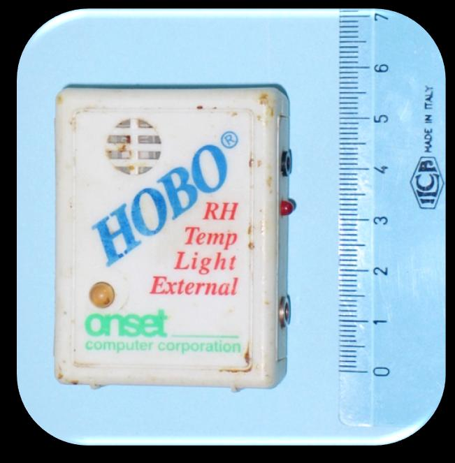 Υλικά και Μέθοδοι 2. HOBO Temp/RH Data Logger - H08-032-08: για καταγραφή θερμοκρασίας και υγρασίας στο εσωτερικό της κυψέλης χωρίς κηρήθρες (Εικ. 40).