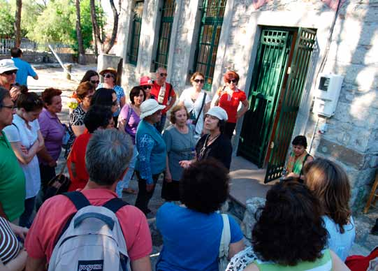 Λέσβος, 1-3 Ιουνίου 2012 Επίσκεψη στο κάστρο Σιγρίου Ακολούθησε επίσκεψη στο φρούριο Σιγρίου, ένα οχυρωµατικό έργο που κτίστηκε σε στρατηγικό σηµείο για την προστασία της περιοχής από τις επιδροµές