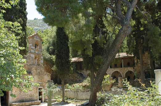 Φύση και Ιστορία στις πλαγιές του Υμηττού Μονή