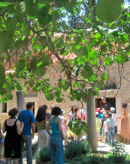 Μονή Καισαριανής, 8-10 Ιουνίου 2012 θηκαν για την ιστορία της αναδάσωσης του Υμηττού από την δεκαετία του 1950 μέχρι σήμερα, την βιοποικιλότητα της περιοχής καθώς και για τις πρωτοβουλίες της Ένωσης