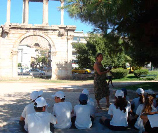 Αθήνα, 8-10 Ιουνίου 2012 δράση σχεδιάστηκε και πραγματοποιήθηκε από Η το Τμήμα Εκπαιδευτικών Προγραμμάτων και Επικοινωνίας της ΔΜΕΕΠ, στοχεύοντας σε δύο ομάδες κοινού: α).