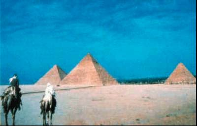 9 Στερεά σώματα Αναπτύγματα Οι πυραμίδες της Αιγύπτου 1 Η παρακάτω