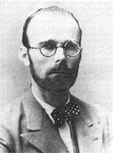 Pierre Auger, in 1925 - (in camera cu ceata, ulterior si in placile fotografice), aparitia de electroni emisi cu energii precis determinate (denumiti ulterior electroni Auger) care ar putea servi la