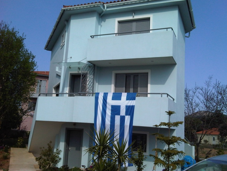 12 Οικία στο Πικέρμι για θέρμανση και ΖΝΧ (180 m 2 ) Οι εσωτερικοί χώροι της οικίας η οποία κατασκευάστηκε το 2010, Θερμαίνονται με ένα σύστημα γεωθερμικών αντλιών θερμότητας.