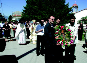 ΤΗΝ ΙΔΙΑ ΗΜΕΡΑ, ἐπανηγύρισε καὶ ὁ Ιερὸς Ναός μας τῶν Αγίων Πάντων στὴν Πτολεμαΐδα. Εκεῖ ἐλειτούργησε ὁ παρεπιδημῶν στὴν Ελλάδα Σεβ. Επίσκοπος Σύδνεϋ κ. Χρυσόστομος ἀπὸ τὴν Αὐστραλία.