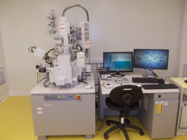 A. Nanomateriale şi Nanotehnologii Nanomateriale şi nanotehnologii MICROSCOPUL ELECTRONIC CU BALEIAJ (SEM) SU-70 CUPLAT CU SPECTROMETRU CU DISPERSIE DUPĂ ENERGIE (EDS), CU SPECTROMETRU CU DISPERSIE