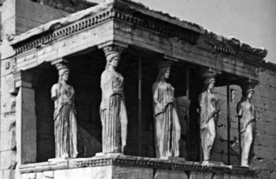 Σχεδίασε και διεκπεραίωσε ένα πείραμα με το οποίο θα συγκρίνεις τα αποτελέσματα της ρύθμισης της οξύτητας δύο διαφορετικών τύπων εδάφους (θα προμηθευτείς 1kg από το καθένα από ένα γεωπόνο).