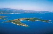 της περιοχής μπορούν να επισκεφτούν πολλούς αξιόλογους χώρους αρχαιολογικού και φυσιολατρικού ενδιαφέροντος, οι οποίοι είναι: Αμφίπολη (αρχαιολογικός χώρος, μουσείο) Φίλιπποι (αρχαιολογικός χώρος,