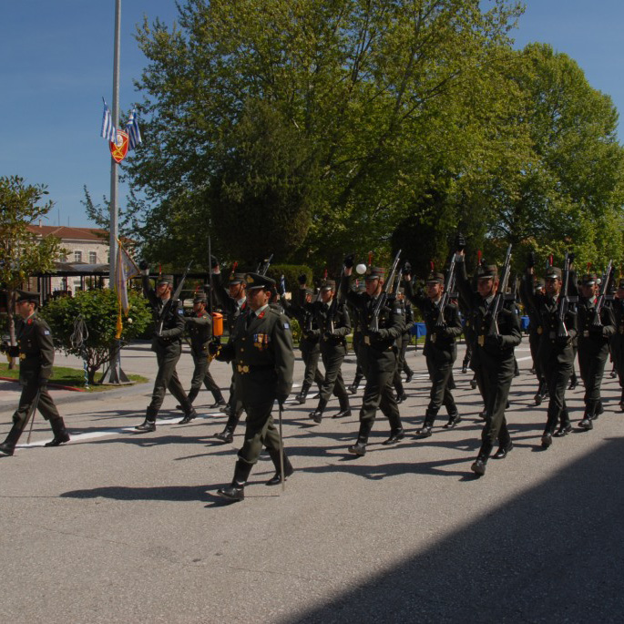 πρώτη φορά τη Γενέθλια Ημέρα και παράλληλα τα 130 χρόνια από την ίδρυση της Σχολής Μονίμων Υπαξιωματικών.