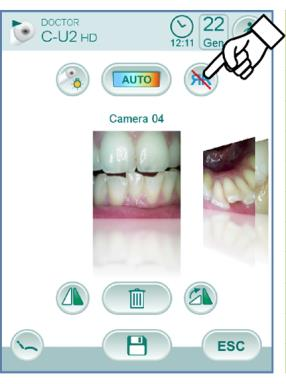 Λειτουργία MIRROR. Αγγίζοντας το πλήκτρο με το εικονίδιο μπορείτε να περάσετε από την προβολή πραγματικών εικόνων σε κατοπτρικές εικόνες.