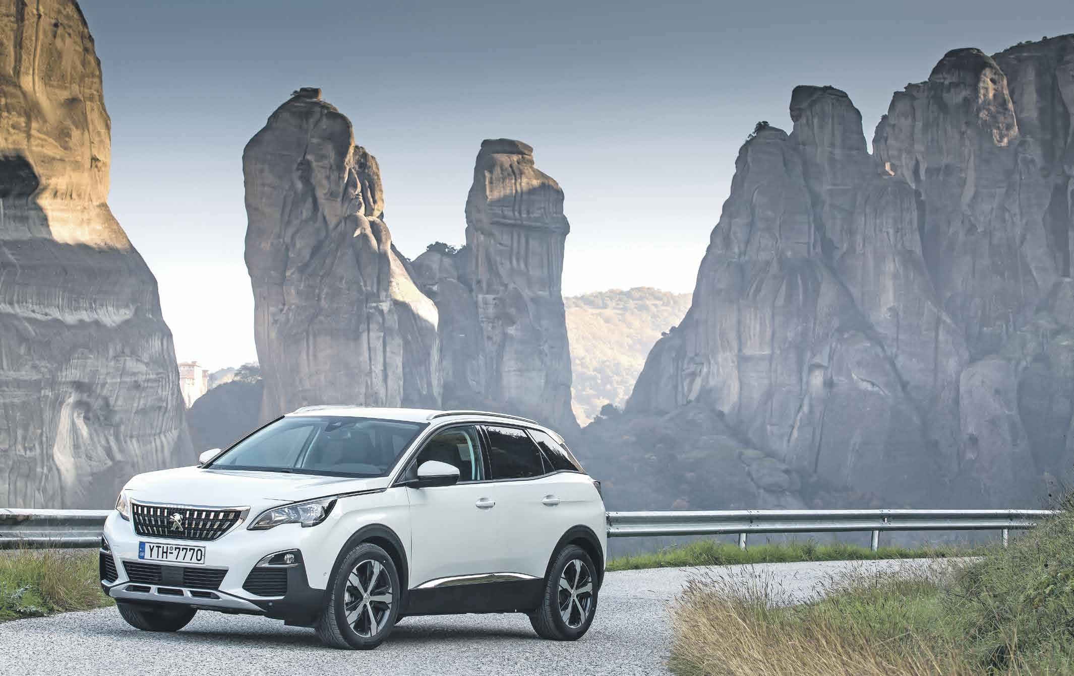 C O V E R S T O R Y Νέο Peugeot 3008 1.6 BlueHDI ΤΕΧΝΙΚΑ ΧΑΡΑΚΤΗΡΙΣΤΙΚΑ Peugeot 3008 1.6 BlueHDI Έξω από τα συνηθισμένα Κινητήρας: 1.560 κ.