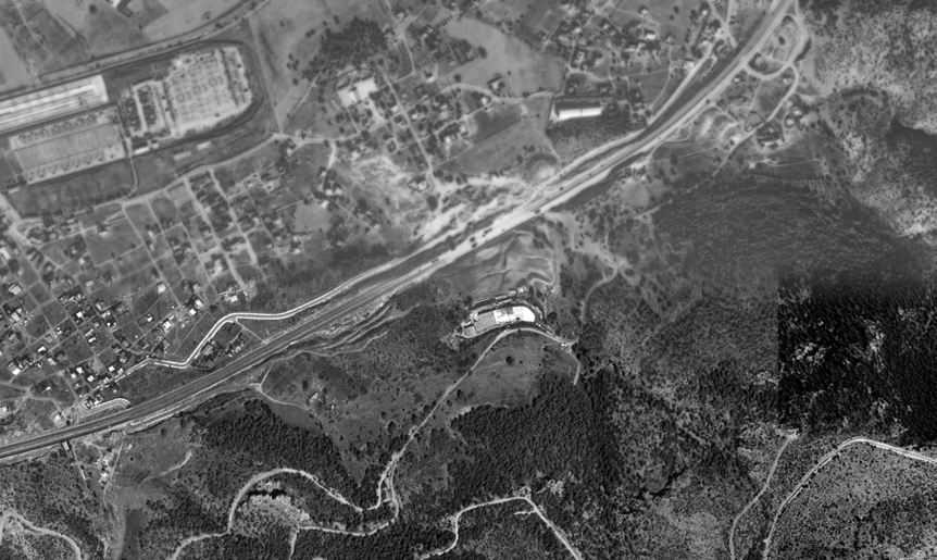 ΚΕΦΑΛΑΙΟ 3 ΚΑΤΟΛΙΣΘΗΣΗ ΛΕΩΦΟΡΟΥ ΑΙΓΑΛΕΩ Εικόνα 3.3 Αεροφωτογραφία της ευρύτερης περιοχής (ΕΡΓΟΣΕ, 2003). Στο υποκεφάλαιο 3.