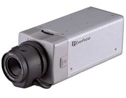 Analogās 520TVL krāsu kameras EQ350 Sensors: 1/3 SONY CCD Izšķirtspēja: 752 x 582 (PAL) 520 TVL Gaismas jūtība: 0.5 lux (F=1.