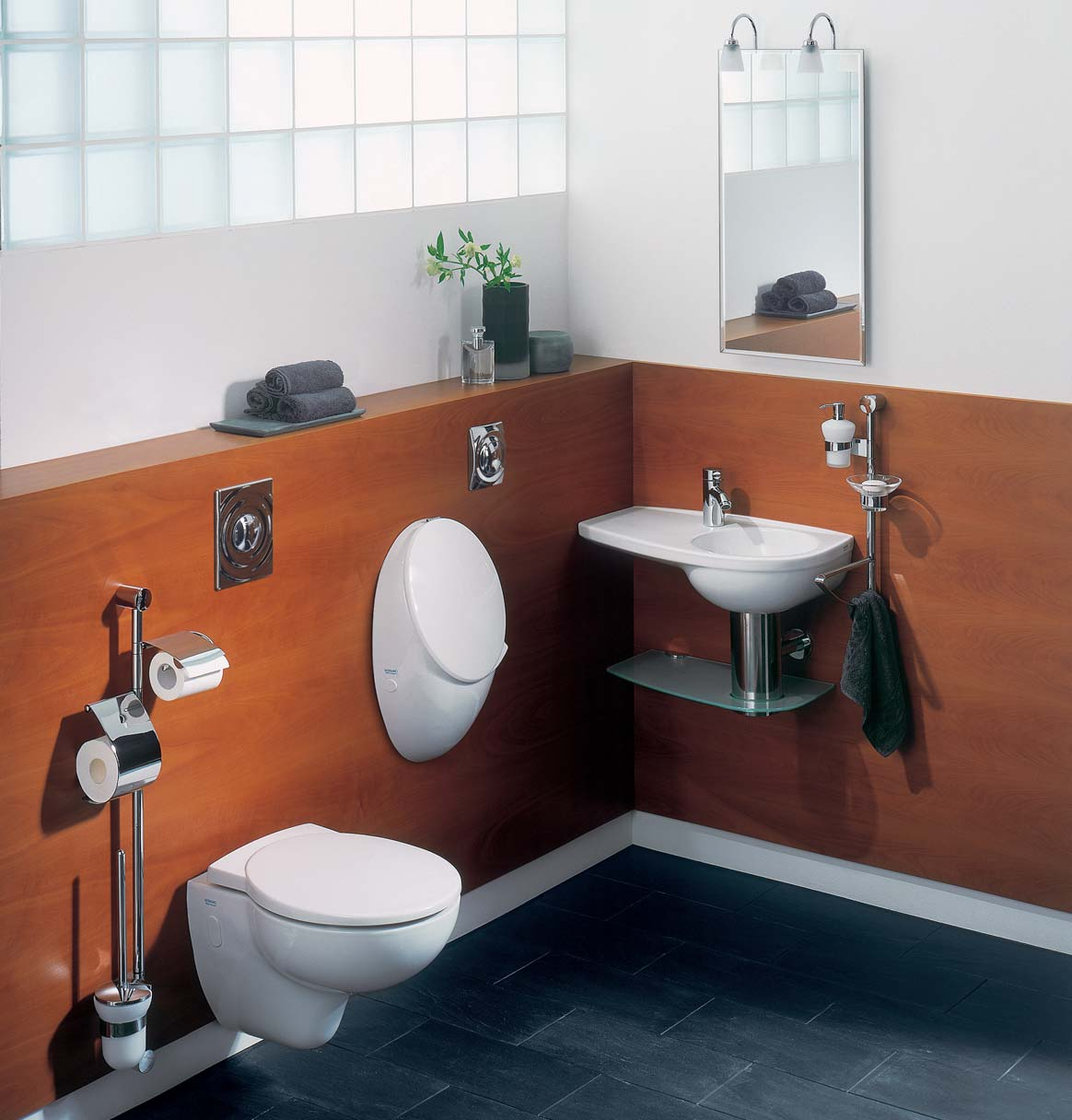 Joly PRE MALÉ KÚPEĽNE Pokiaľ je potrebné vybaviť skutočne malú alebo hosťovskú kúpeľňu, potom je prvou voľbou séria Joly.