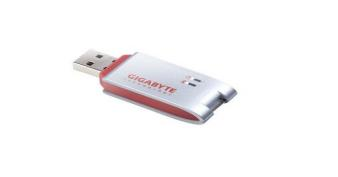 Εικόνα 44. USB Bluetooth Adapter Εικόνα 45. Bluetooth car kit 4.3.6 Ασφάλεια Οι διαδικασίες ασφάλειας περιλαμβάνουν authorization, authentication και προαιρετικό encryption.