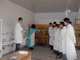 KURIKULUM STUDIJSKOG PROGRAMA STRUKOVNA MEDICINSKA SESTRA/TEHNIČAR Studijski program sadrži 4120 časova nastave koja obuhvata predavanja, vežbe, seminare, stručnu praksu samostalni rad studenata,
