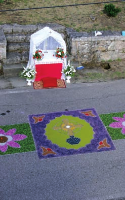 San Xosé de Ribarteme (As Neves) mos deste ano, para as celebracións da Semana Santa e o Corpus Christi, para este fin, tiveron que ofrecerse ao párroco na misa de primeiro de ano, polo que o cura