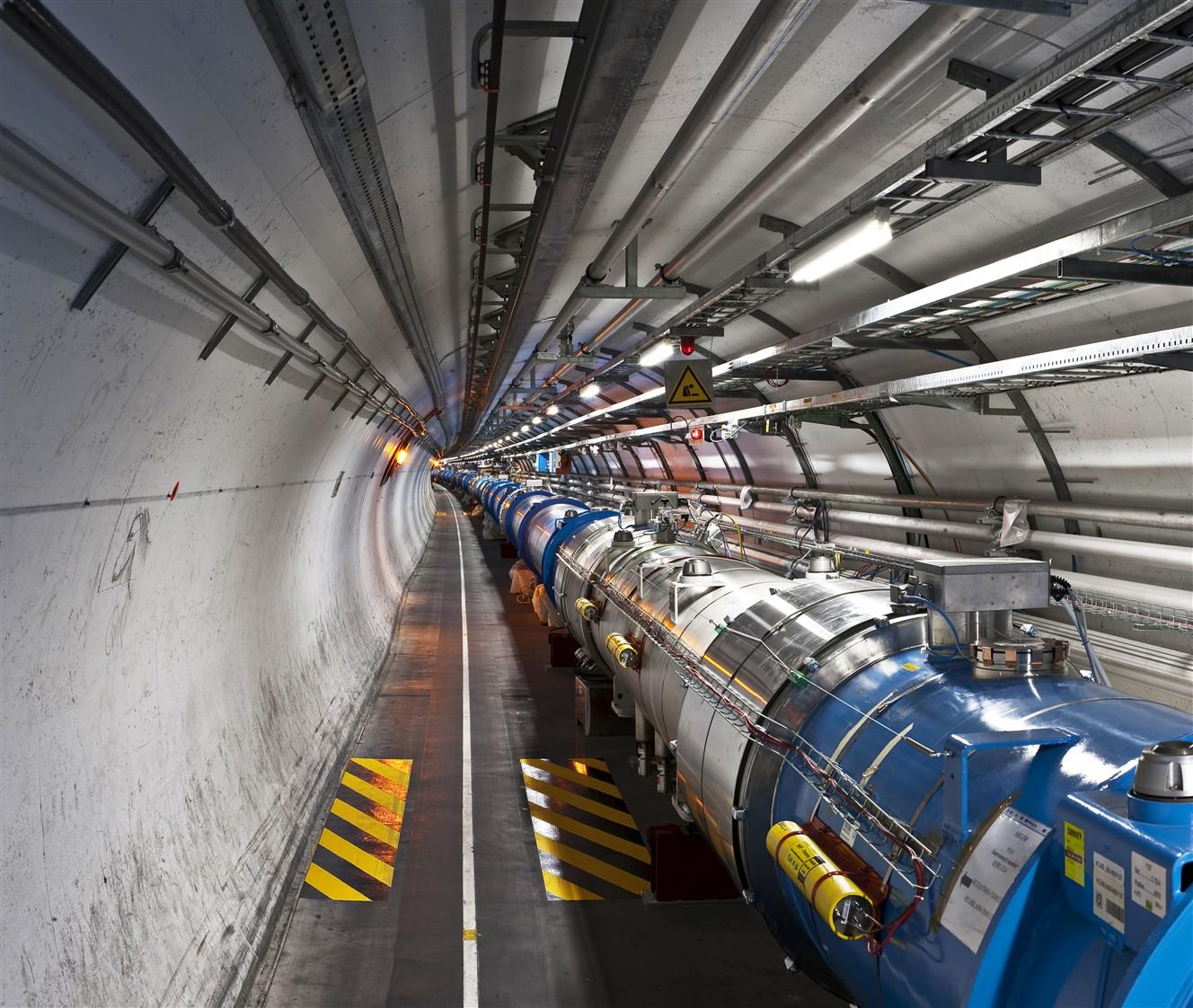 Το τούνελ του LHC Οκτώ χρόνια αργότερα το παλιό τούνελ του