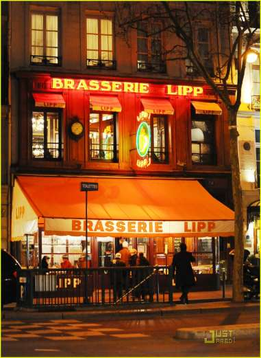 Ιδρύθηκε το 1880 από τον Leonard Lipp Brasserie έχει μια ισχυρή λογοτεχνική και πολιτική φήμη. Είναι η διασημότερη brasserie του Παρισιού.