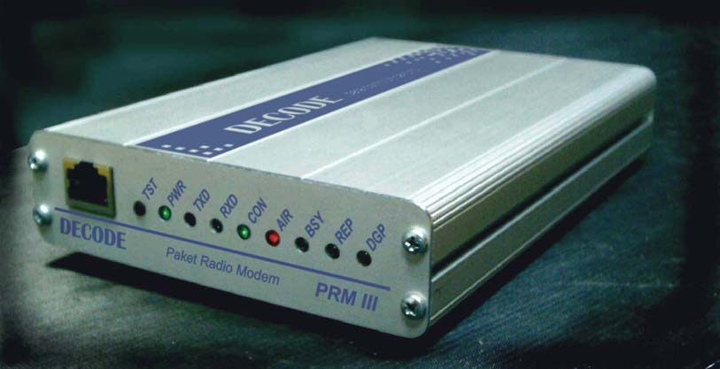 Uvod Paket radio modem serije PRM III je inteligentni modem namenjen za prenos podataka preko VHF ili UHF FM radio kanala, uz korišćenje spoljašnjeg ili ugrađenog radio primo-predajnika, pri čemu se